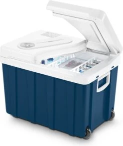 Mobicool MQ40W Thermo-elektrische Koelbox - 39 Liter - 12V / 230V - Blauw 11 Mobicool MQ40W Thermo-elektrische Koelbox - 39 Liter - 12V / 230V - Blauw -Buiten Kamperen 1018x1200 2