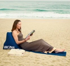 CKB LTD - Chill Out - Luchtbed - Campingstoel - Wedge Opblaasbare Ligstoel - Blauw Strandstoel 1 Persoons Volwassen Luchtbedden Kampeerstoel Vouwstoel Stoel Slaapmatje Slaapmatten Opvouwbaar Volwassenen Tuinstoel Opblaasstoel Kampeerstoelen Lucht -Buiten Kamperen 1200x1124 2