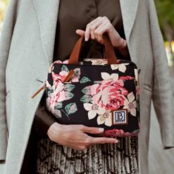 Brisby 4 Laags Geïsoleerde Koeltas - Lunchtas 4 Liter - Bloemetjes 14 Brisby 4 Laags Geïsoleerde Koeltas - Lunchtas 4 Liter - Bloemetjes -Buiten Kamperen 1200x1200 1239