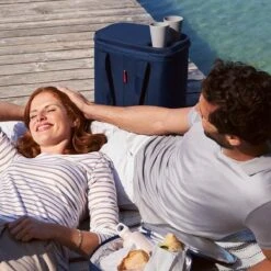 Reisenthel Coolerbag XL Koeltas - 30L - Navy Blauw 12 Reisenthel Coolerbag XL Koeltas - 30L - Navy Blauw -Buiten Kamperen 1200x1200 1296