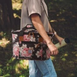 Brisby 4 Laags Geïsoleerde Koeltas - Boodschappentas 21 Liter - Bloemetjes 15 Brisby 4 Laags Geïsoleerde Koeltas - Boodschappentas 21 Liter - Bloemetjes -Buiten Kamperen 1200x1200 1388