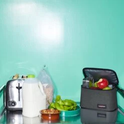 Eastpak Oval Lunch Koeltas Black 7 Eastpak Oval Lunch Koeltas Black -Buiten Kamperen 1200x1200 1795