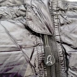 LOWLAND OUTDOOR® Ultra Compact Blanket - Donzen Slaapzak - Gewicht 495g - 210x80 Cm - Comfort Temperatuur +8°C 13 LOWLAND OUTDOOR® Ultra Compact Blanket - Donzen Slaapzak - Gewicht 495g - 210x80 Cm - Comfort Temperatuur +8°C -Buiten Kamperen 1200x1200 958