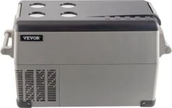 Vevor Auto Koelbox - Mini Koelkast Vriezer - Draagbare Vriezer/Koelkast - Elektrische Koelbox - Mini Vriezer - Auto Koelkast - 35 Liter - Tot -20˚C - 12V/240V - Grijs 7 Vevor Auto Koelbox - Mini Koelkast Vriezer - Draagbare Vriezer/Koelkast - Elektrische Koelbox - Mini Vriezer - Auto Koelkast - 35 Liter - Tot -20˚C - 12V/240V - Grijs -Buiten Kamperen 1200x753 4