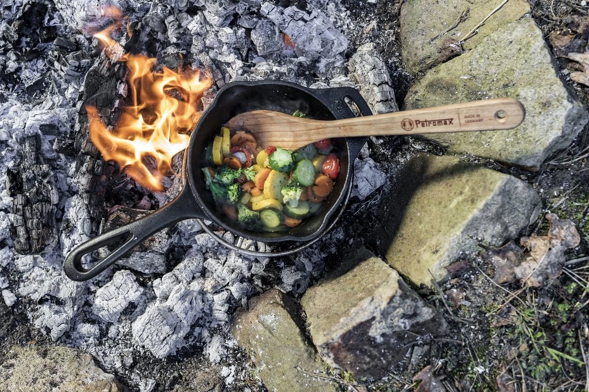 Petromax KR1 Gietijzeren Steelpan Met Deksel (1 Liter) 10 Petromax KR1 Gietijzeren Steelpan Met Deksel (1 Liter) - Afbeelding 10