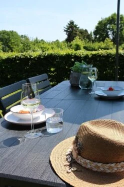 ERRO Vouwtafel - Houtlook - 180x74cm - Zwart 9 ERRO Vouwtafel - Houtlook - 180x74cm - Zwart -Buiten Kamperen 800x1200 19